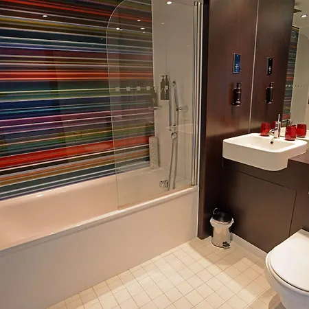 Hotel Village Leeds South