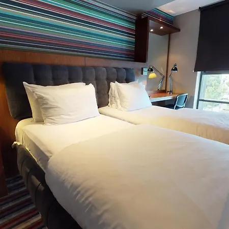 Hotel Village Leeds South