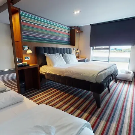 Village South Leeds (West Yorkshire)