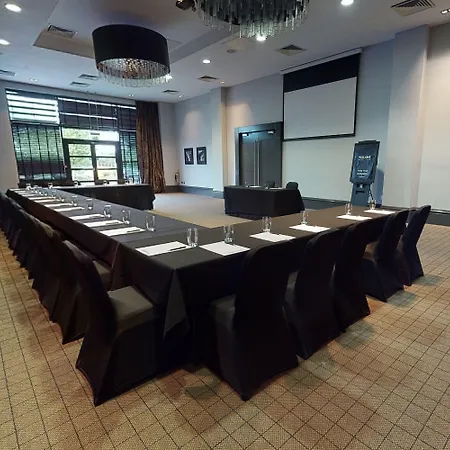 Otel Village South Leeds (West Yorkshire)