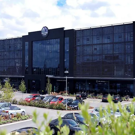Hotel Village Leeds South 4*