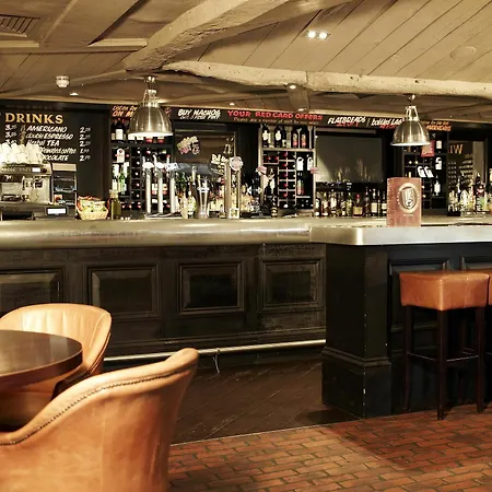 Hotel Village Leeds South 4*