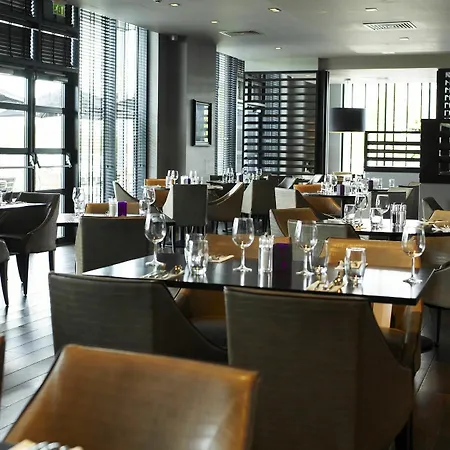 Otel Village South Leeds (West Yorkshire)