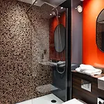 Village South 4* Leeds (West Yorkshire)