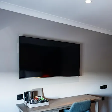Village South Hotel