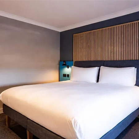 Otel Village South Leeds (West Yorkshire)