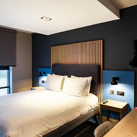 Village South Hotel
