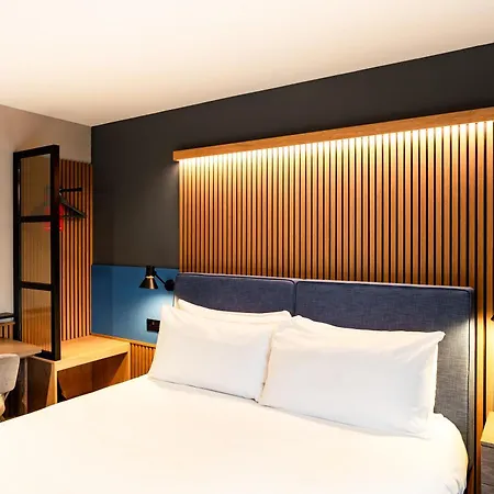 Village South Hotel 4*