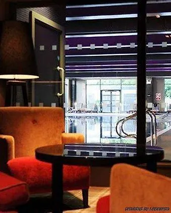 Village Leeds South Hotell