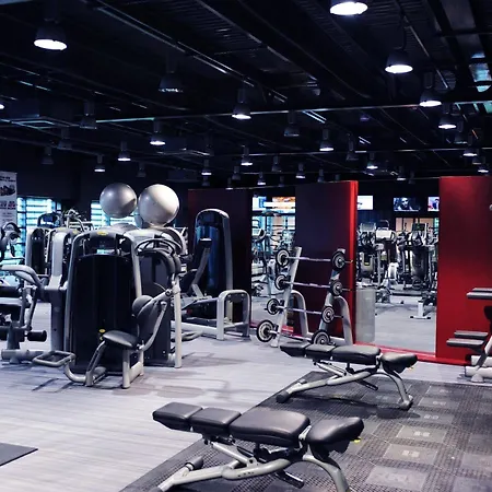 Hotell Village Leeds South 4*