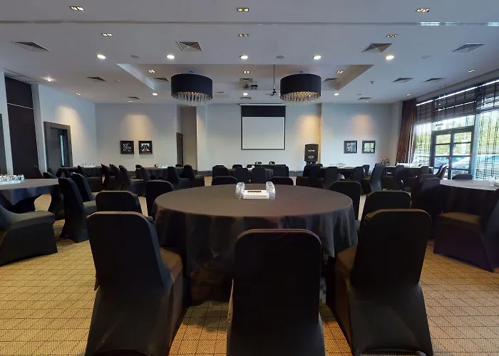 Village South Hotel 4*