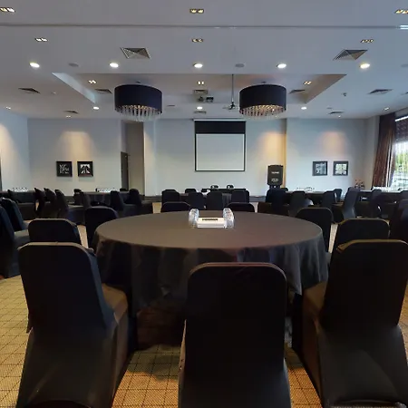 Village South Hotel 4*