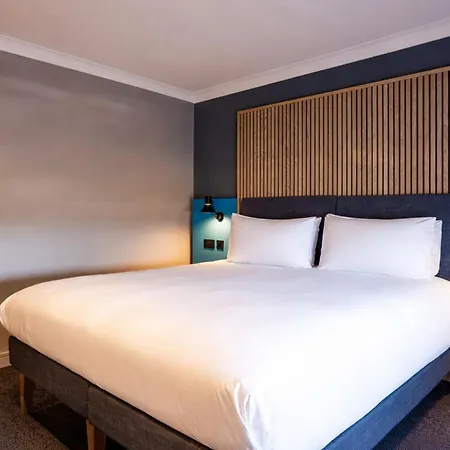 Village South Hotel 4*