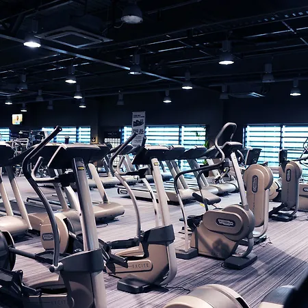 Village South 4* Leeds (West Yorkshire)